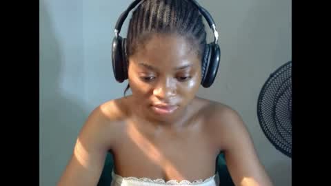 juicynpinkx online show from April 28, 2026, 8:30 am