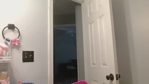 juicypeach2804 online show from April 29, 2026, 9:10 pm