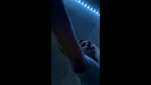 Snapshot of juicyyxx3 chatting on September 25, 2025, 8:51 am Juiccy online show from September 25, 2025, 8:51 am