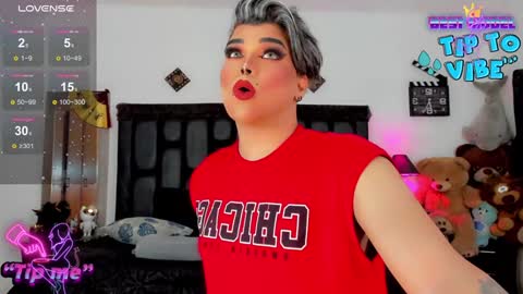 Snapshot of jujubee_lander chatting on December 4, 2024, 3:43 pm Jujubee online show from December 4, 2024, 3:43 pm