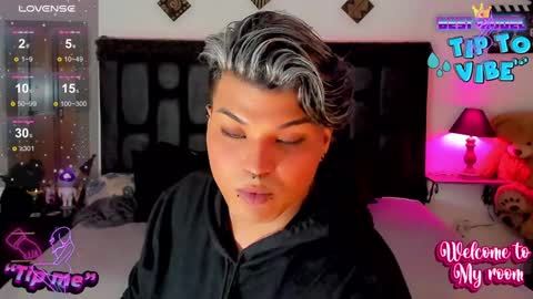 Snapshot of jujubee_lander chatting on December 6, 2024, 4:49 pm Jujubee online show from December 6, 2024, 4:49 pm
