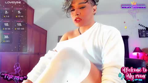 Snapshot of jujubee_lander chatting on December 15, 2024, 1:43 pm Jujubee online show from December 15, 2024, 1:43 pm
