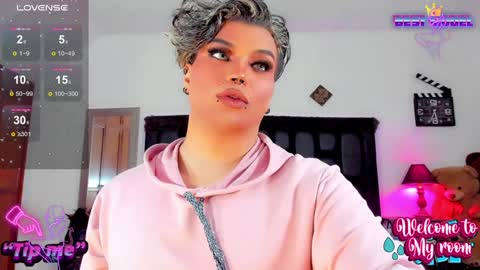 Snapshot of jujubee_lander chatting on December 21, 2024, 3:42 pm Jujubee online show from December 21, 2024, 3:42 pm