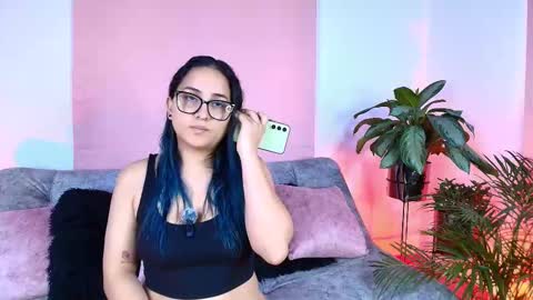 Snapshot of jules_n_gia chatting on November 15, 2025, 6:59 pm Jules and Gia online show from November 15, 2025, 6:59 pm