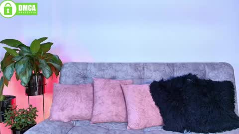 Jules and Gia online show from May 11, 2026, 4:48 pm