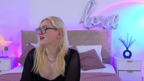 Jules Nightt online show from April 10, 2026, 9:52 pm