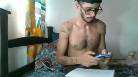 Snapshot of julfigo chatting on January 14, 2025, 6:28 pm Julfigo online show from January 14, 2025, 6:28 pm