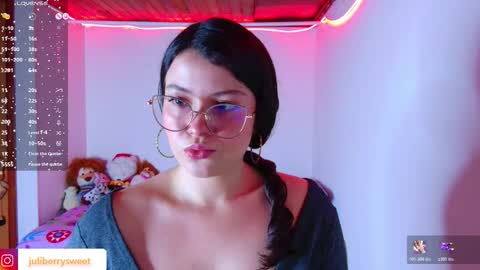 Snapshot of juli05star chatting on February 7, 2026, 3:21 am Juliana online show from February 7, 2026, 3:21 am