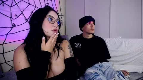 Snapshot of juli_aaron chatting on October 19, 2025, 5:08 am JULI AARON online show from October 19, 2025, 5:08 am