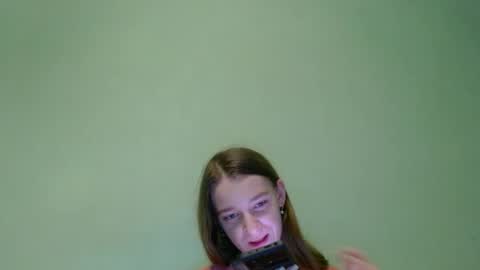 Snapshot of juli_etta chatting on December 19, 2024, 1:18 am Julietta online show from December 19, 2024, 1:18 am