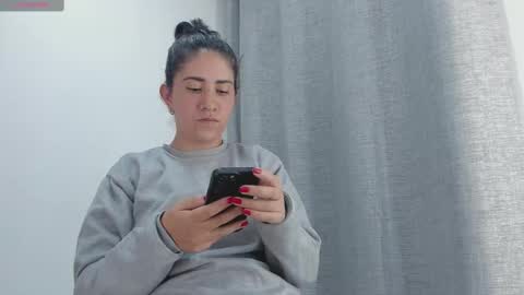 Juli Modelo Independiente online show from September 22, 2025, 2:35 am