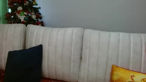 Snapshot of juli_love11 chatting on December 10, 2024, 10:26 pm JULIETA online show from December 10, 2024, 10:26 pm