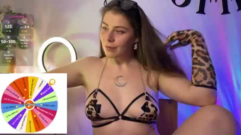 Snapshot of juli_m00n chatting on May 9, 2026, 6:57 pm juli_m00n online show from May 9, 2026, 6:57 pm