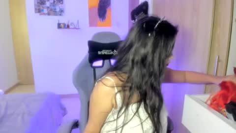 juli_santos_22 online show from June 13, 2026, 10:13 am