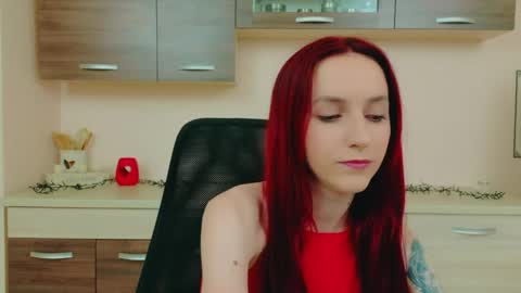 JuliaJae online show from June 5, 2026, 10:43 am