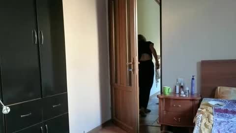 julia_giulia online show from October 11, 2025, 1:42 pm