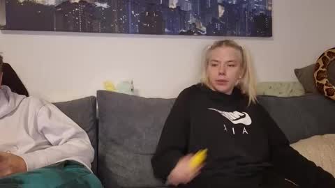 Snapshot of julia_official chatting on November 9, 2025, 8:07 pm julia_official online show from November 9, 2025, 8:07 pm