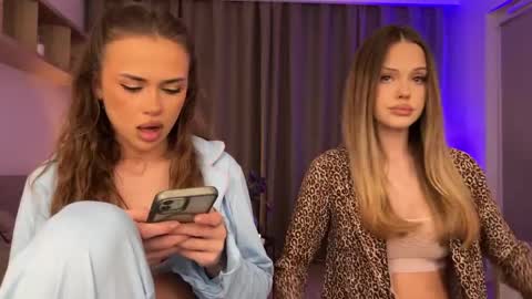 Snapshot of julia_rle chatting on March 25, 2026, 7:42 pm Julia R Le online show from March 25, 2026, 7:42 pm