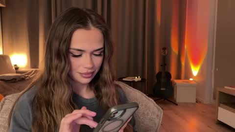 Snapshot of julia_rle chatting on April 2, 2026, 8:17 pm Julia R Le online show from April 2, 2026, 8:17 pm