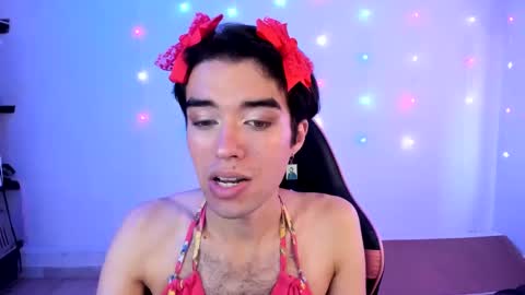 julia_swetty online show from December 12, 2024, 3:16 pm
