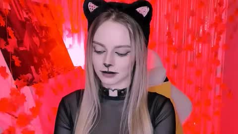 Snapshot of juliabrewwer chatting on October 31, 2025, 2:07 pm Julia online show from October 31, 2025, 2:07 pm