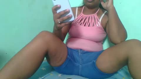 Snapshot of juliah02 chatting on February 13, 2025, 5:16 am juliah02 online show from February 13, 2025, 5:16 am