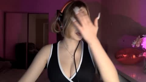 Kate online show from February 17, 2026, 6:25 pm