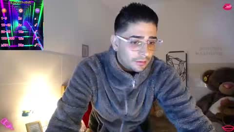 Snapshot of julian1225_ chatting on March 4, 2025, 1:34 am Julian online show from March 4, 2025, 1:34 am