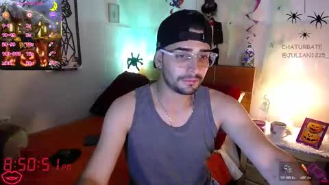 Snapshot of julian1225_ chatting on October 21, 2025, 1:50 am Julian online show from October 21, 2025, 1:50 am