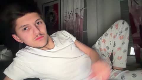 Julian1265 online show from March 2, 2026, 11:00 pm