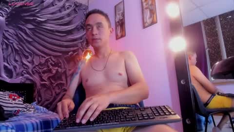 JULIAN online show from April 24, 2026, 9:17 pm