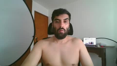 Snapshot of julian_patino chatting on October 2, 2025, 8:38 pm julian_patino online show from October 2, 2025, 8:38 pm