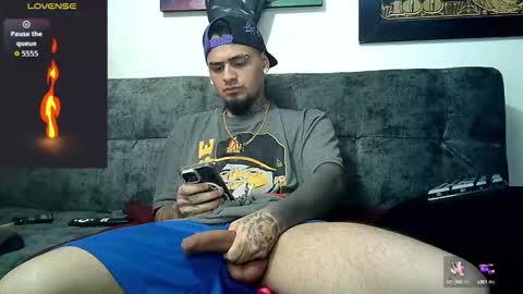 Snapshot of julian_tattoo chatting on October 11, 2025, 1:09 pm Julian independent model online show from October 11, 2025, 1:09 pm