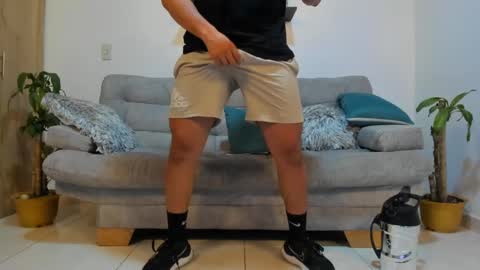 Snapshot of julian_wallace chatting on January 20, 2025, 5:27 pm julian_wallace online show from January 20, 2025, 5:27 pm