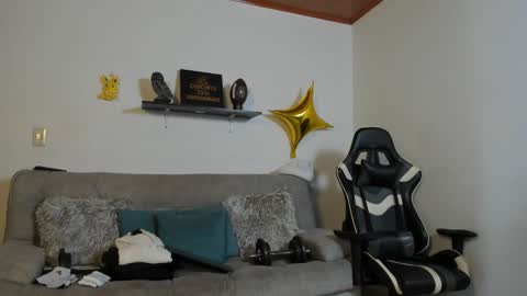 Snapshot of julian_wallace chatting on October 25, 2025, 5:19 pm julian_wallace online show from October 25, 2025, 5:19 pm