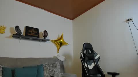 Snapshot of julian_wallace chatting on November 21, 2025, 4:16 pm julian_wallace online show from November 21, 2025, 4:16 pm