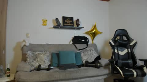 Snapshot of julian_wallace chatting on December 18, 2025, 6:36 pm julian_wallace online show from December 18, 2025, 6:36 pm