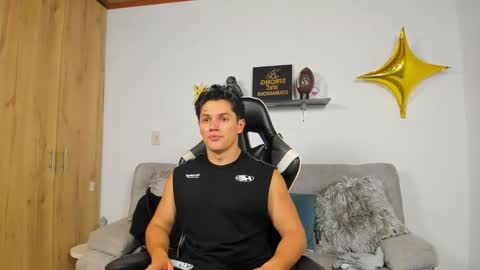 Snapshot of julian_wallace chatting on January 18, 2026, 10:57 pm julian_wallace online show from January 18, 2026, 10:57 pm