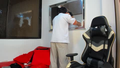 Snapshot of julian_wallace chatting on February 7, 2026, 7:50 pm julian_wallace online show from February 7, 2026, 7:50 pm