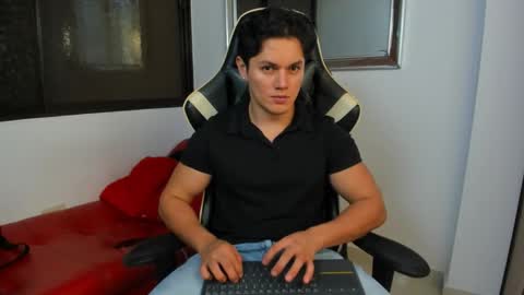 Snapshot of julian_wallace chatting on February 9, 2026, 9:19 pm julian_wallace online show from February 9, 2026, 9:19 pm