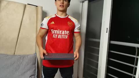 Snapshot of julian_wallace chatting on February 19, 2026, 1:56 am julian_wallace online show from February 19, 2026, 1:56 am