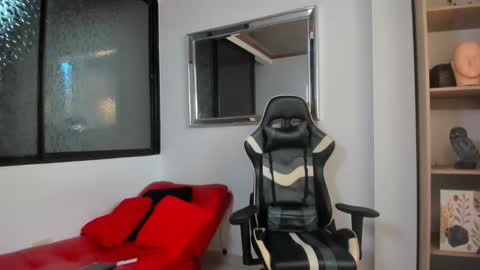 Snapshot of julian_wallace chatting on February 21, 2026, 7:48 pm julian_wallace online show from February 21, 2026, 7:48 pm