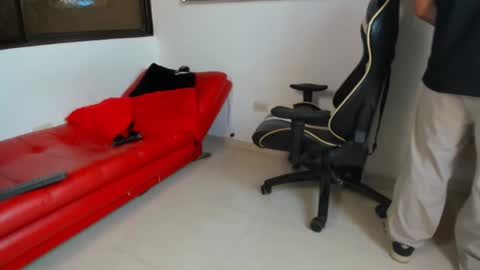 Snapshot of julian_wallace chatting on February 28, 2026, 8:21 pm julian_wallace online show from February 28, 2026, 8:21 pm