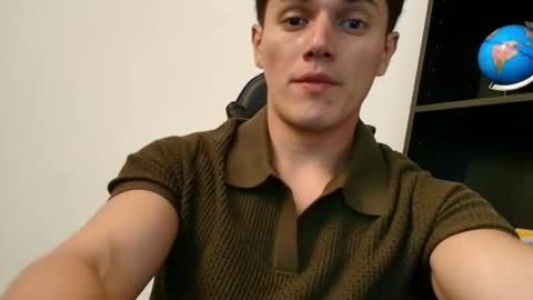 julian_wallace1 online show from July 16, 2026, 12:16 am