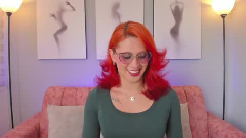 Snapshot of julianna_saenz chatting on September 16, 2025, 1:23 pm Juliana online show from September 16, 2025, 1:23 pm