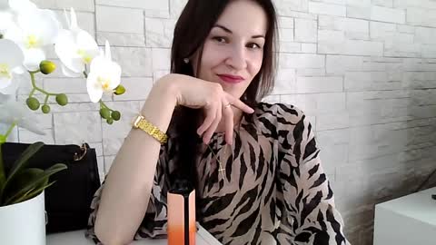 Julia online show from April 11, 2026, 1:26 pm