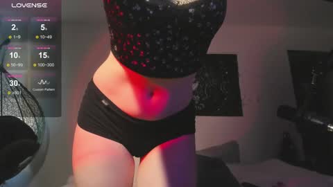Julls online show from June 4, 2026, 2:06 am