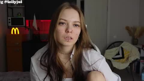 Snapshot of julidropp chatting on October 22, 2025, 5:56 pm julidropp online show from October 22, 2025, 5:56 pm