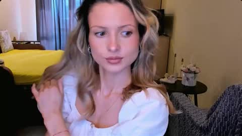 Julie online show from February 15, 2026, 7:51 am