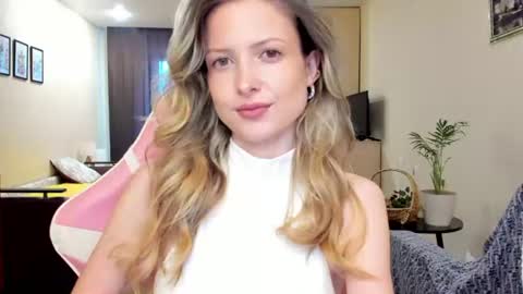 Snapshot of julie_flores chatting on June 23, 2026, 1:20 pm Julie online show from June 23, 2026, 1:20 pm